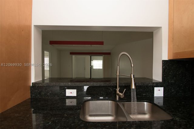 3777 NW 78th Ave 15C, Davie, FL 33024