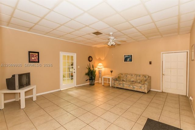 3777 NW 78th Ave 15C, Davie, FL 33024