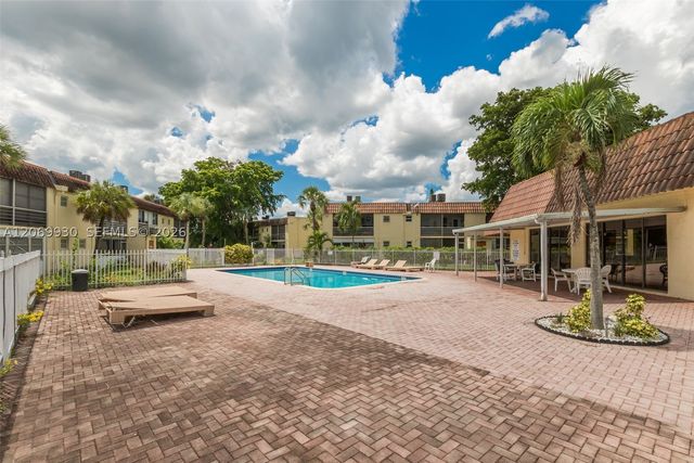 3777 NW 78th Ave 15C, Davie, FL 33024