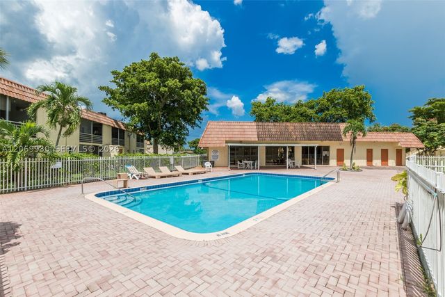 3777 NW 78th Ave 15C, Davie, FL 33024
