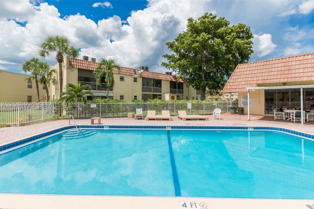 3777 NW 78th Ave 15C, Davie, FL 33024
