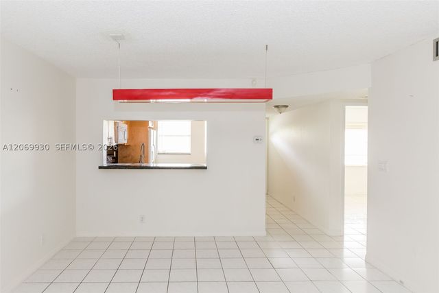 3777 NW 78th Ave 15C, Davie, FL 33024