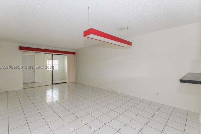 3777 NW 78th Ave 15C, Davie, FL 33024