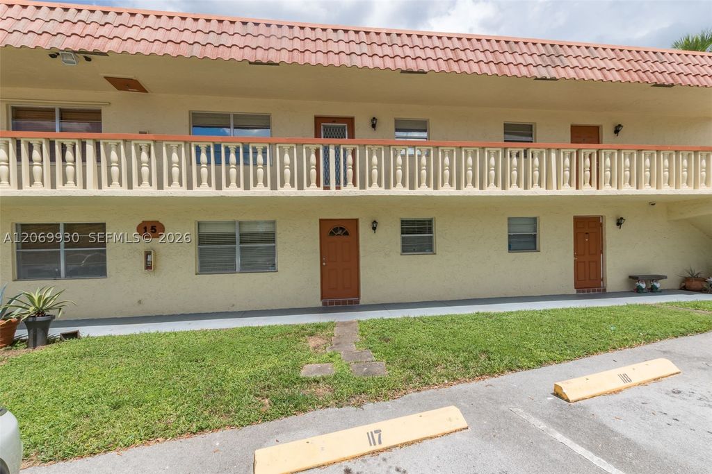3777 NW 78th Ave 15C, Davie, FL 33024