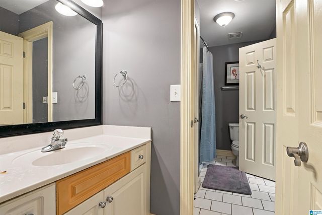 393 GREYSTONE GLEN CIRCLE, Hoover, AL 35242