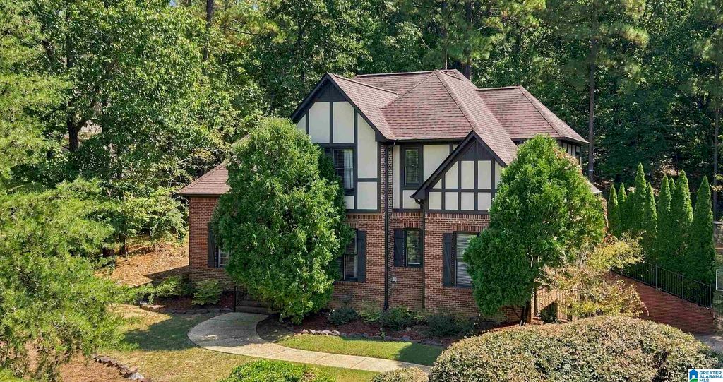 393 GREYSTONE GLEN CIRCLE, Hoover, AL 35242