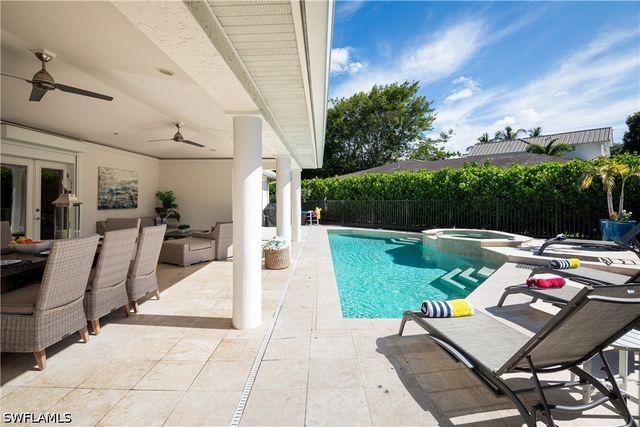420 Palm CIR E, Naples, FL 34102