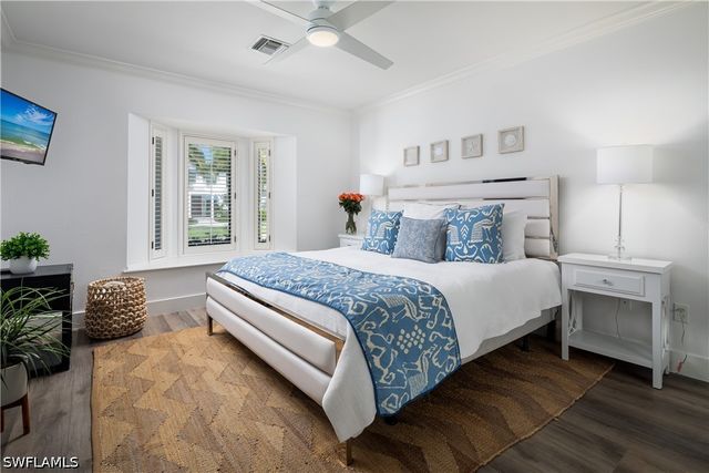 420 Palm CIR E, Naples, FL 34102