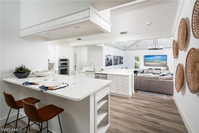 420 Palm CIR E, Naples, FL 34102