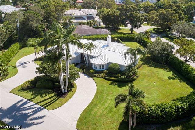 420 Palm CIR E, Naples, FL 34102
