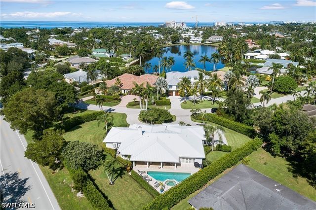 420 Palm CIR E, Naples, FL 34102