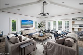 420 Palm CIR E, Naples, FL 34102