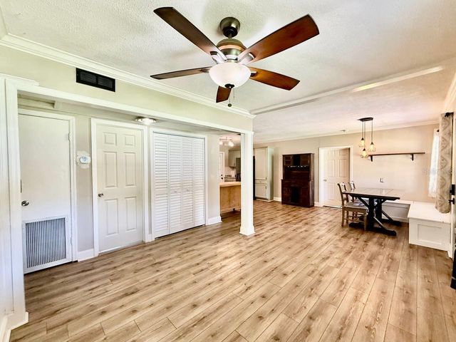 801 W 114TH AVENUE, Tampa, FL 33612