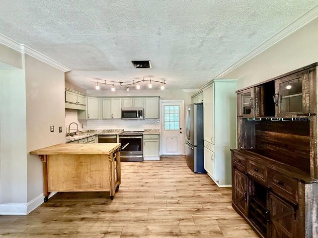 801 W 114TH AVENUE, Tampa, FL 33612