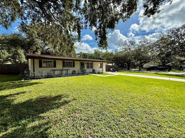 801 W 114TH AVENUE, Tampa, FL 33612
