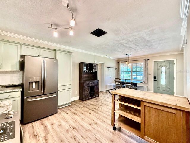 801 W 114TH AVENUE, Tampa, FL 33612
