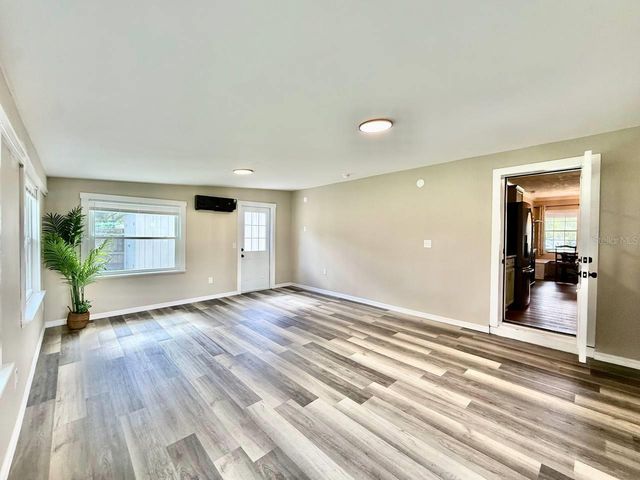 801 W 114TH AVENUE, Tampa, FL 33612