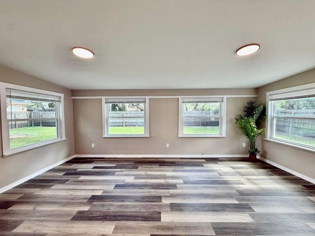 801 W 114TH AVENUE, Tampa, FL 33612