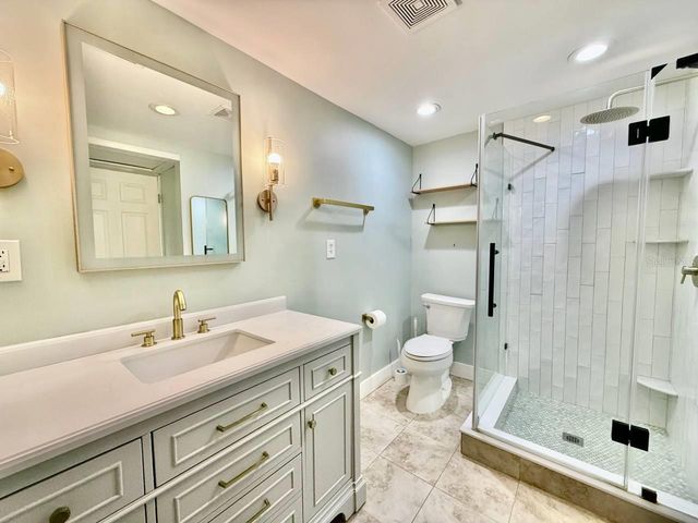 801 W 114TH AVENUE, Tampa, FL 33612