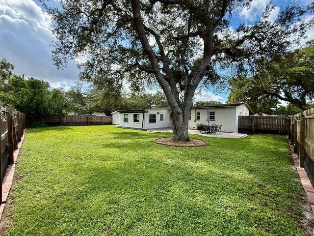 801 W 114TH AVENUE, Tampa, FL 33612