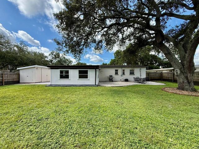 801 W 114TH AVENUE, Tampa, FL 33612