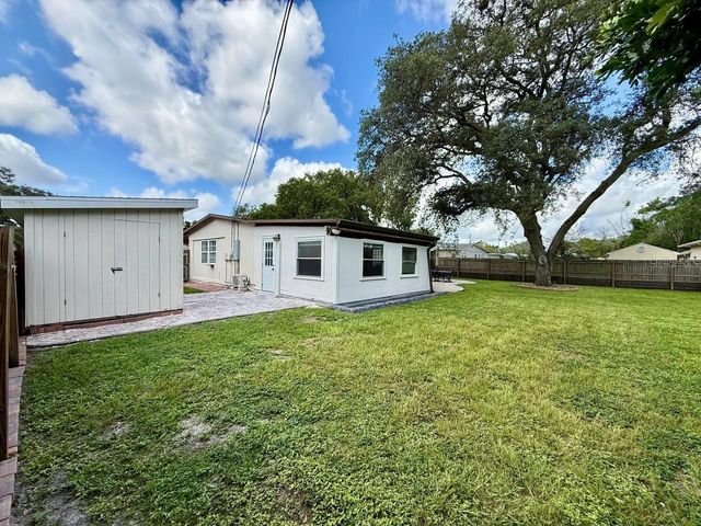 801 W 114TH AVENUE, Tampa, FL 33612