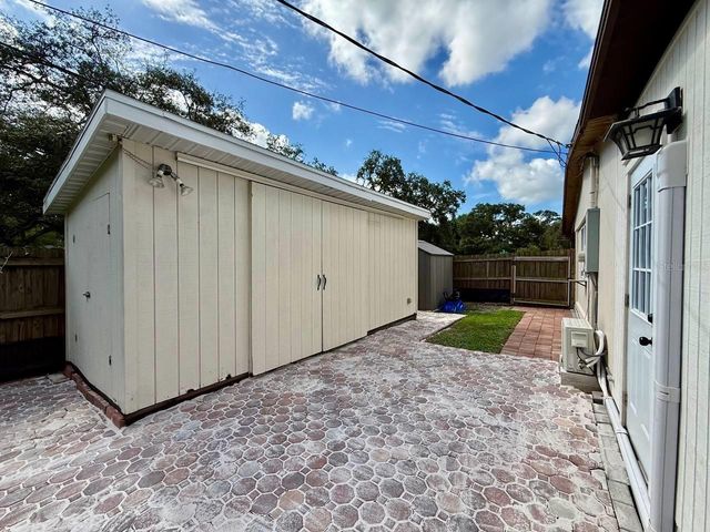 801 W 114TH AVENUE, Tampa, FL 33612