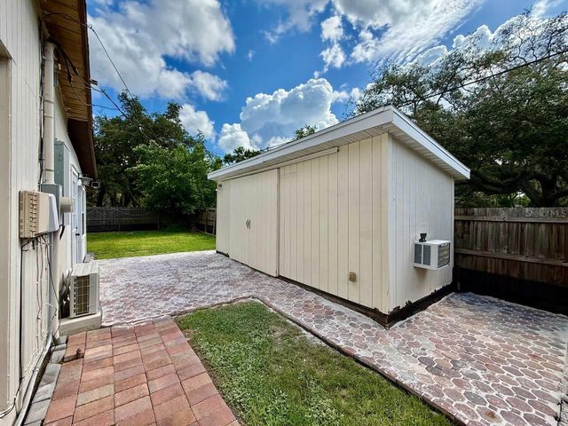 801 W 114TH AVENUE, Tampa, FL 33612