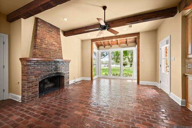 518 Willows End Ct, Baton Rouge, LA 70810