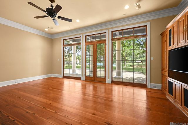 518 Willows End Ct, Baton Rouge, LA 70810