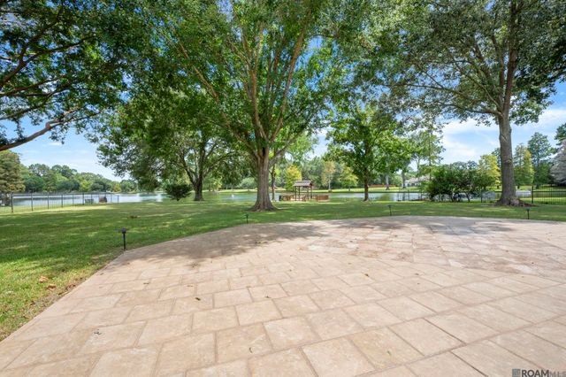 518 Willows End Ct, Baton Rouge, LA 70810