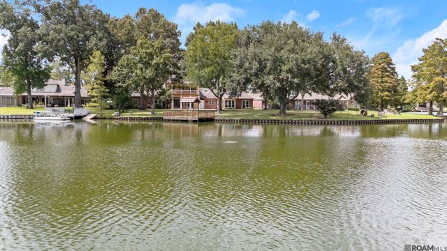 518 Willows End Ct, Baton Rouge, LA 70810