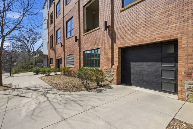 622 Gross St 306, Bloomfield, PA 15224