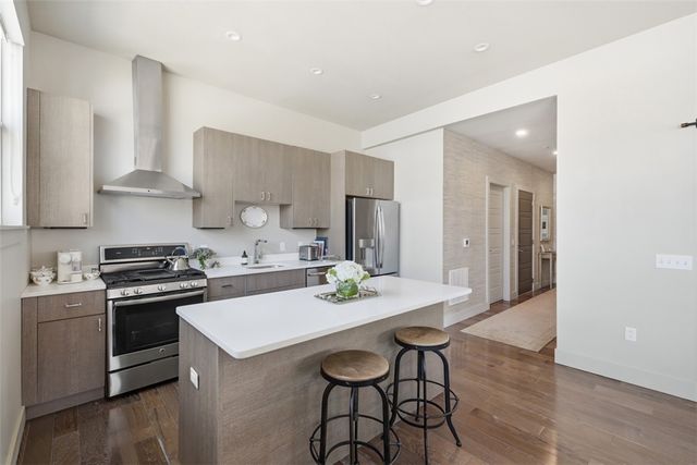 622 Gross St 306, Bloomfield, PA 15224