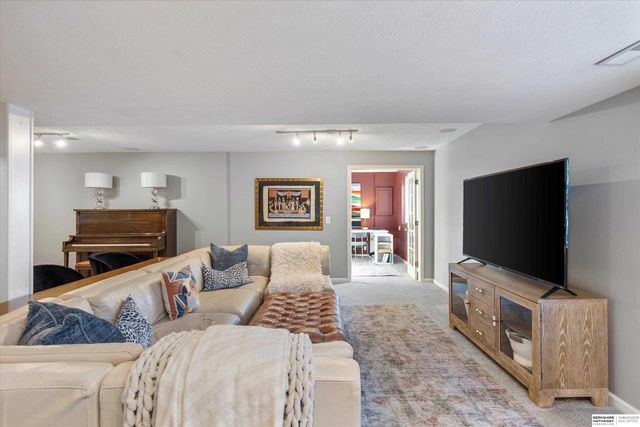 4243 N 163rd Avenue, Omaha, NE 68116