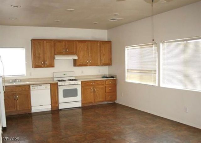 9402 Crimson Sky Street, Las Vegas, NV 89178