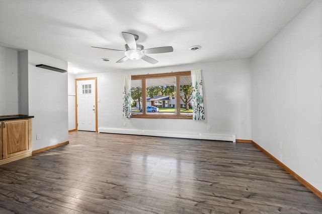 1194 APRIL LANE, Green Bay, WI 54304