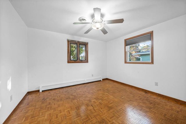 1194 APRIL LANE, Green Bay, WI 54304