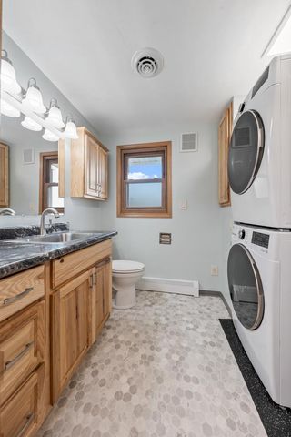 1194 APRIL LANE, Green Bay, WI 54304