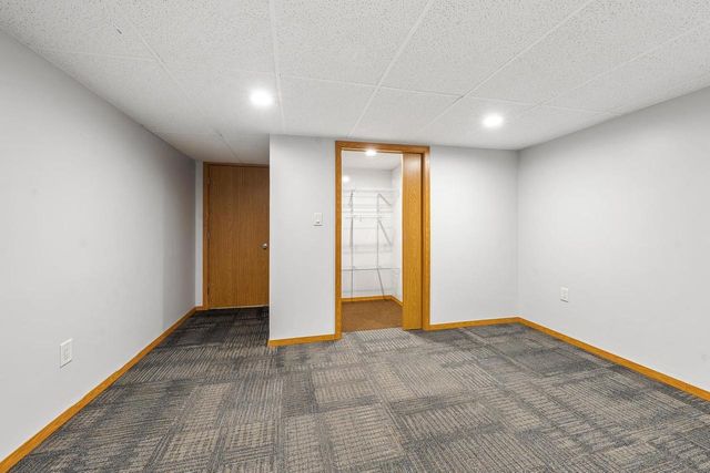 1194 APRIL LANE, Green Bay, WI 54304
