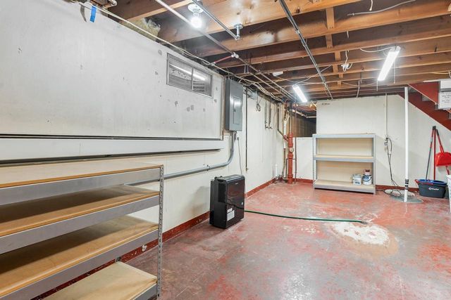 1194 APRIL LANE, Green Bay, WI 54304