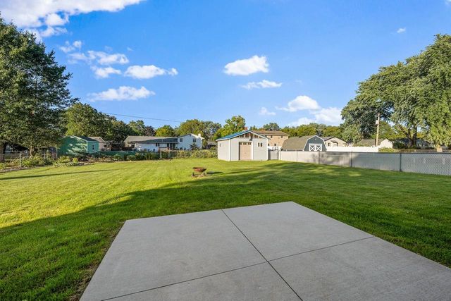 1194 APRIL LANE, Green Bay, WI 54304