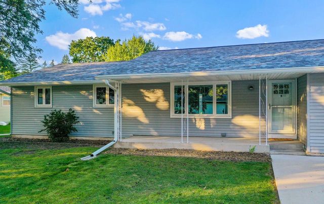 1194 APRIL LANE, Green Bay, WI 54304