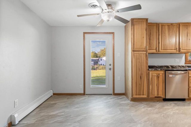 1194 APRIL LANE, Green Bay, WI 54304