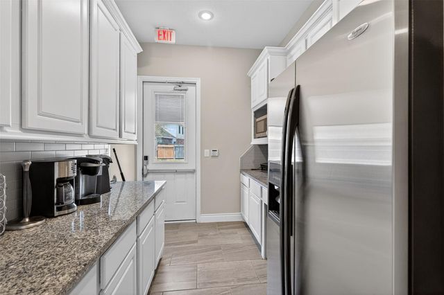 32400 Sh 249, Pinehurst, TX 77362