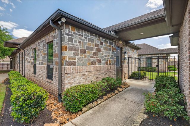32400 Sh 249, Pinehurst, TX 77362