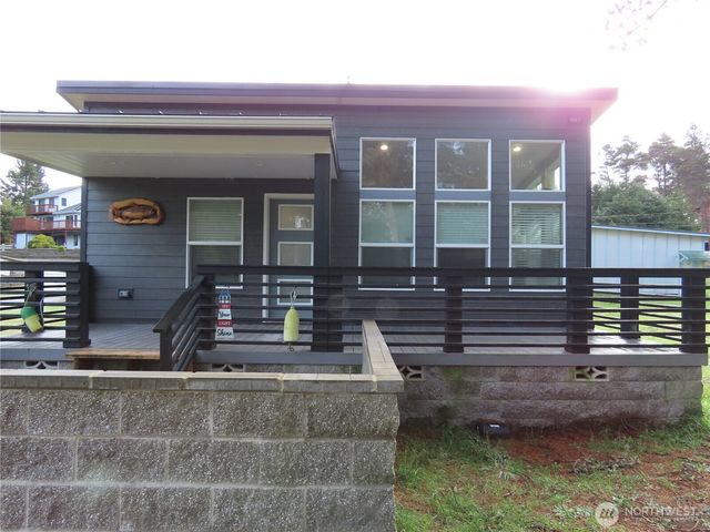 300 Surf Street, Westport, WA 98595