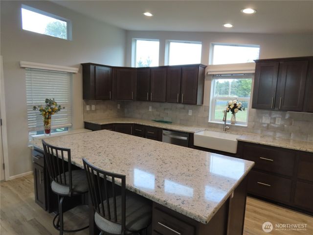 300 Surf Street, Westport, WA 98595