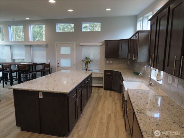 300 Surf Street, Westport, WA 98595