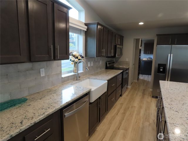 300 Surf Street, Westport, WA 98595